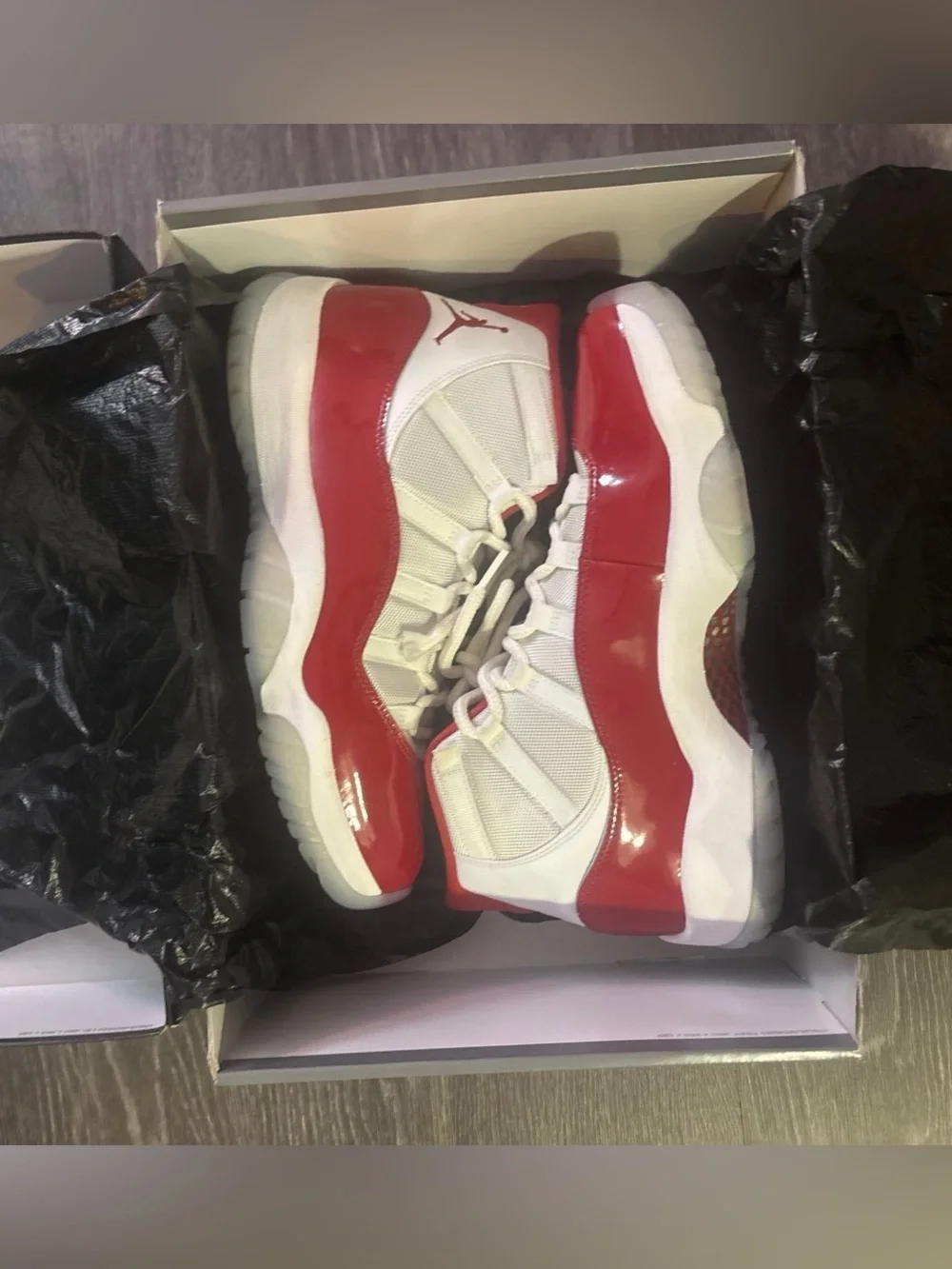 Nike Air Jordan 11 Retro Cherry Varsity Red White Men’s Size 11.5 (Like New)